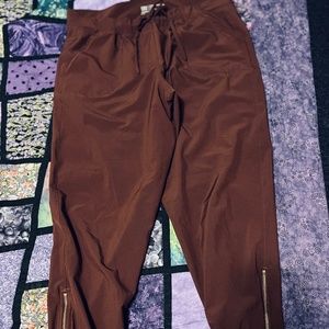 Albionfit maroon jetsetter joggers size Medium Petite